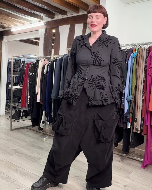 Le Look du jour !
ㅤ
Sélection de pièces d'exception de seconde main. Arrivages quotidiens.
Retrouvez le dépôt-vente La M