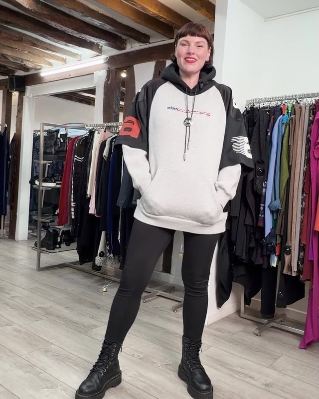 Le Look du jour !
ㅤ
Sélection de pièces d'exception de seconde main. Arrivages quotidiens.
Retrouvez le dépôt-vente La M